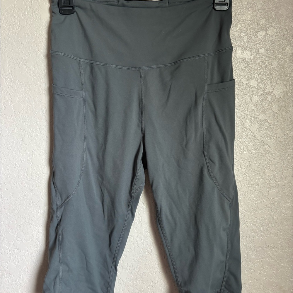 Baleaf Gray Capri Pants Relaxed Fit Lightweight